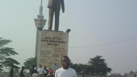 Lumumba tu vis !